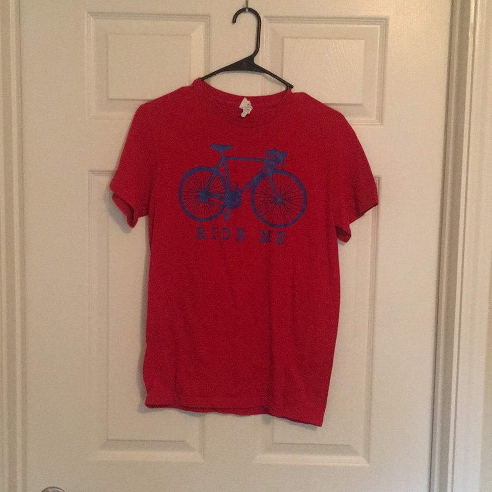 Tee shirt